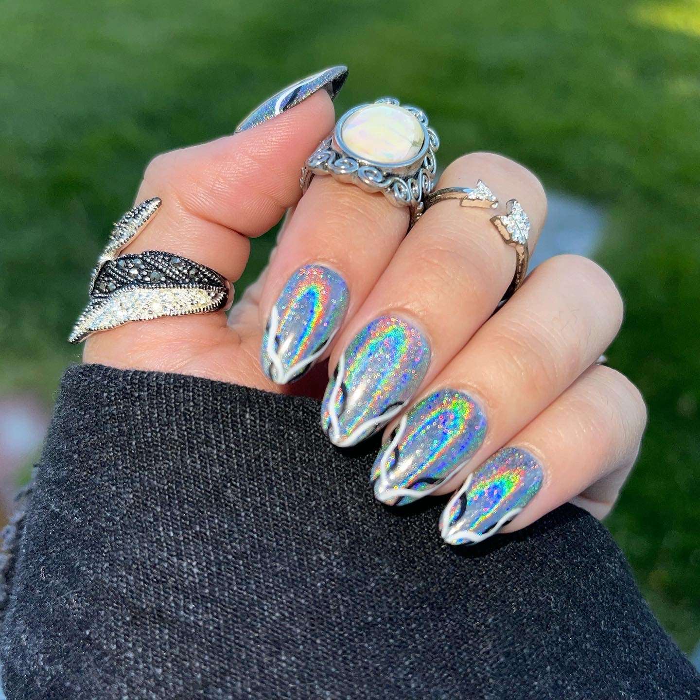 Holographic Queen